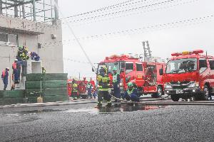 火災防ぎょ訓練（援護注水）